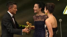 張曼玉和章子怡傳出不和多年，尤其在當年頒獎典禮上不用同台，更引起熱烈討論。（圖／翻攝自微博）