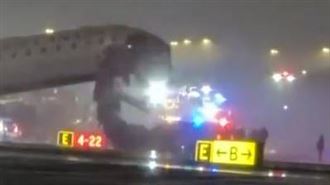 亡命瞬間曝！客機降落撞車…正副駕駛雙亡