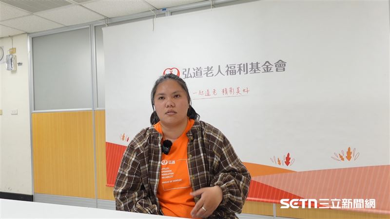 范家瑜說，自己始終將這些個案視為「無血緣的家屬」，在不婚不生的社會浪潮下，她不僅是在服務長輩，更是在練習面對自己未來可能的晚年和學習好好道別。（圖／記者張雅筑攝）