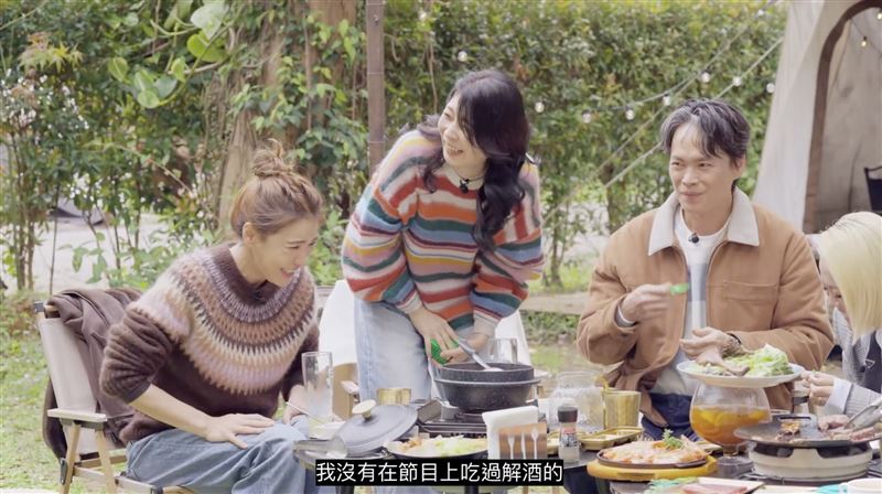 （左起）小禎、黃嘉千、黃鐙輝聯手主持笑料不斷