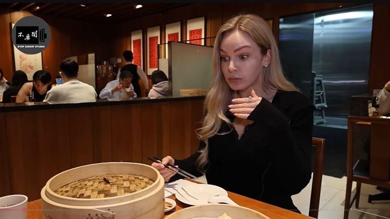 朝聖鼎泰豐4道菜　挪威正妹吃到狂翻白眼