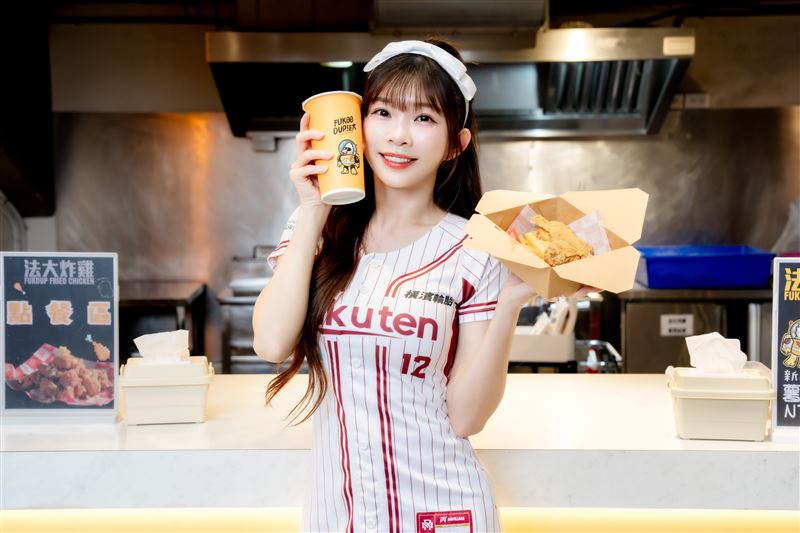 樂天女孩穎樂推薦「球場私藏美食」（圖／樂天桃猿提供）