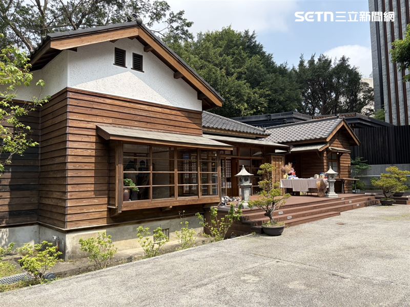 靜心苑前身為松山療養所宿舍群，是歷史悠久建築。（圖／記者簡浩正攝影）