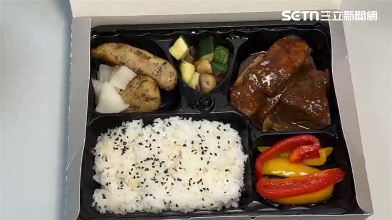 梁社漢近來開賣380元的帶骨牛小排飯。（圖／資料照）