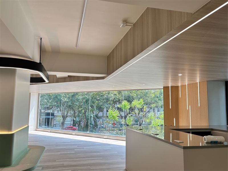 486團購全新台中門市緊鄰梅川綠園道，營造舒適兼具生活氛圍的展示空間。（圖／486團購提供）