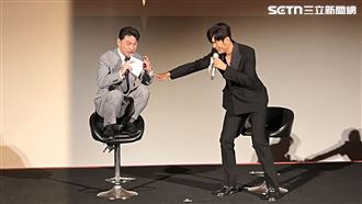 周杰倫記者會罵主持人有病！起身伸手阻止