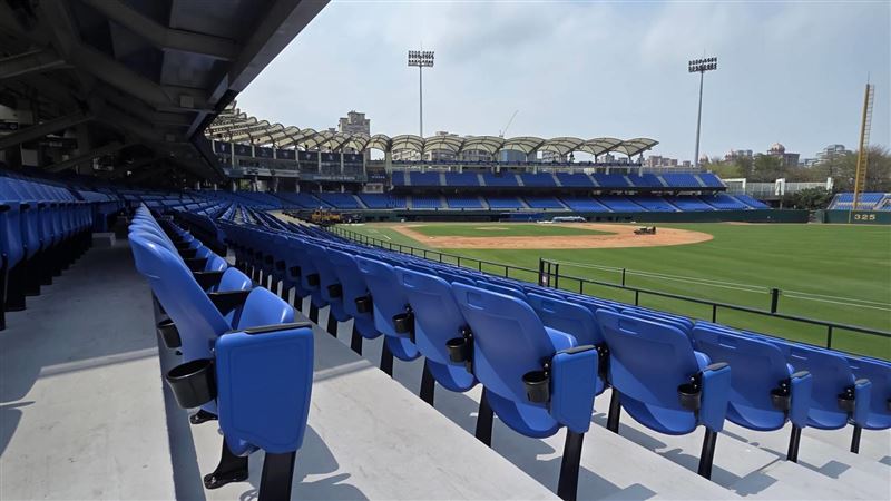 悍將不一樣了！　新莊棒球場內野座椅升級