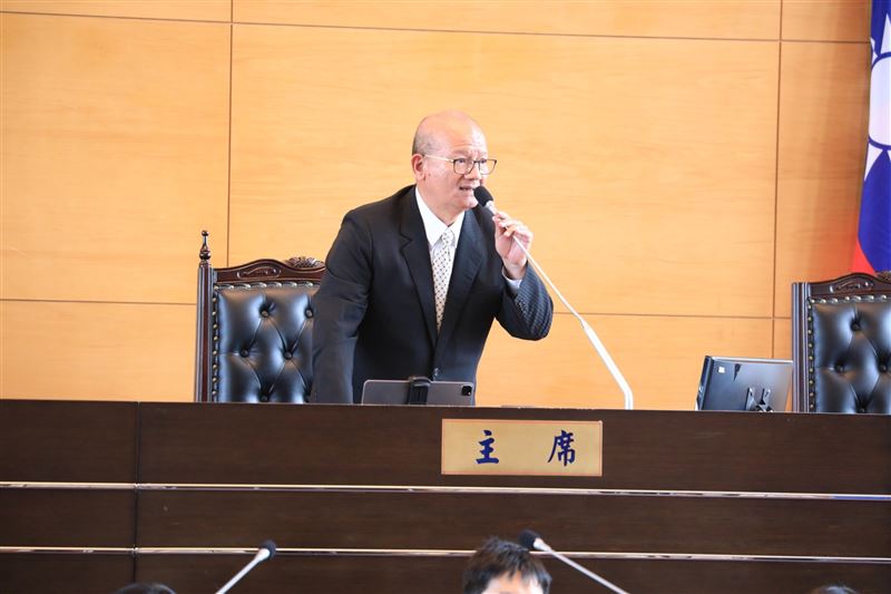 國民黨籍台中市議長張清照的財力驚人，申報資料超過百頁。（圖／翻攝自議長張清照臉書）