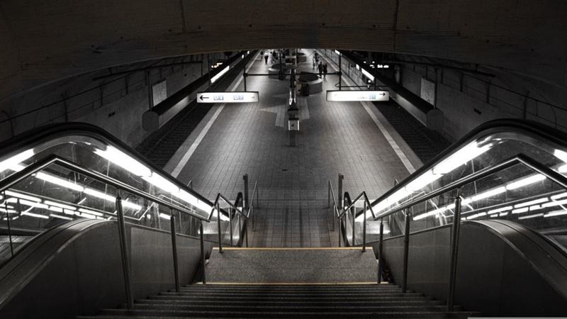 血染月台！日男輕生竟彈飛砸中台女遊客