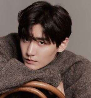 李昱唯為影視圈新秀，持續參與戲劇演出，本次在大製作中累積實戰經驗。（圖／翻攝自IG）