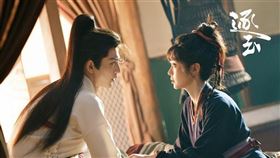 《逐玉》自上線後討論度持續升溫，除了主打宿命情感與權謀糾葛，劇中「鎮西北殺豬小隊」更意外成為亮點。（圖／翻攝自《逐玉》微博）