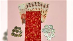 「清明節」準備888元放入紅包，在紅包上寫「對我生財」，依照個人生肖放在不同位置當「錢母」，可以讓財運亨通。（圖／楊登嵙提供）

