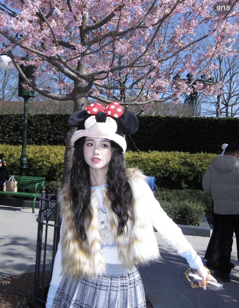 中國網紅阿沁6年後走出情傷。（圖／翻攝自小紅書）