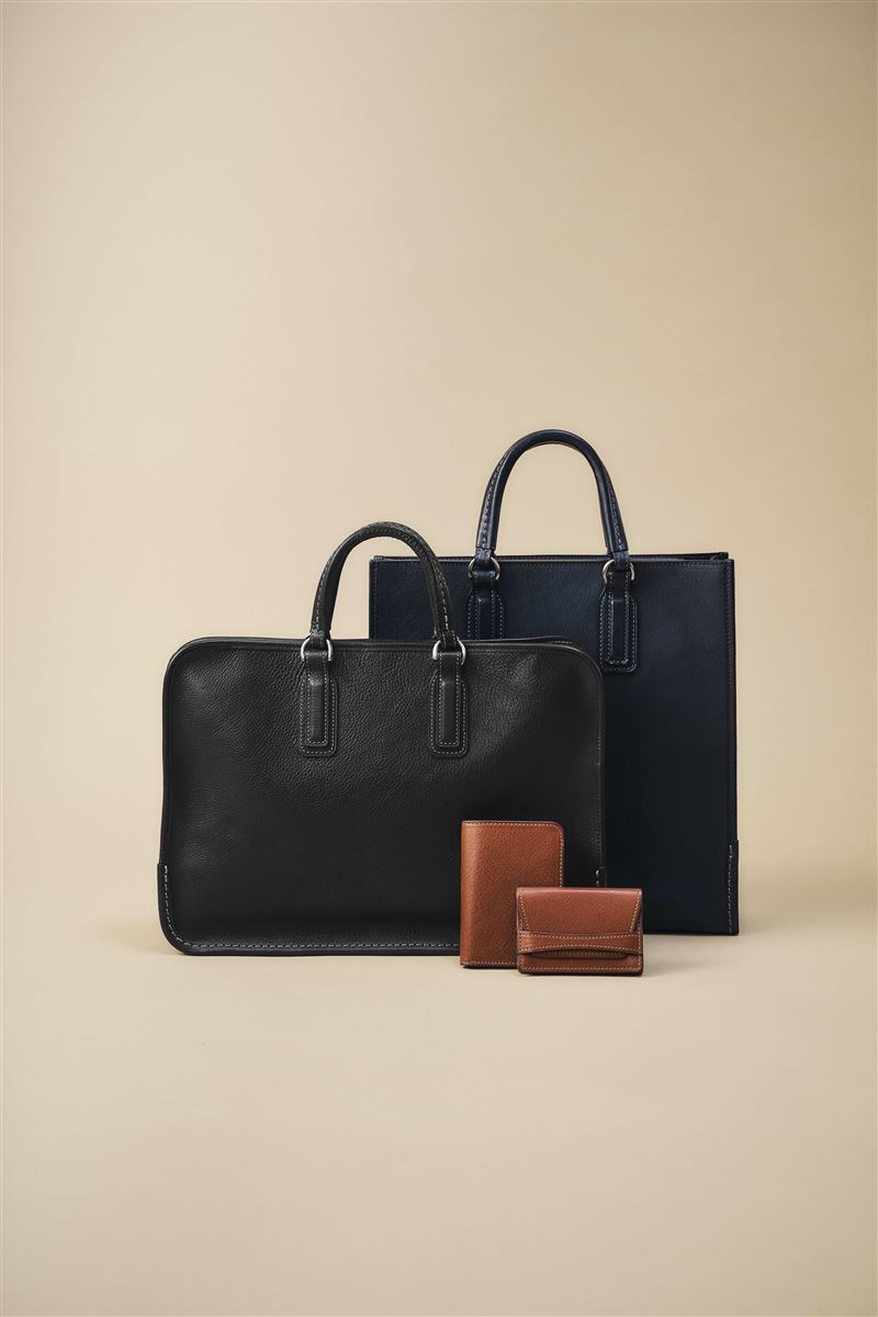 全新URBANO系列新色升級，從內裝、縫線到金具皆重新搭配。（圖／品牌業者提供）