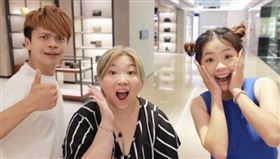 蔡阿嘎分享廠商合作邀約信件，收件人誤寫為前員工蘿拉。（圖／翻攝自IG，yga0721 ）