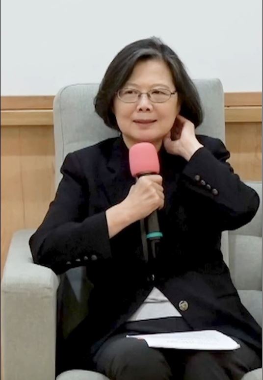 前總統蔡英文今（24）日在社群平台Threads分享日前赴東吳大學演講片段。（圖／翻攝畫面）