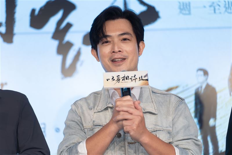 飾演大體處理技術員的董季鑫出席首映記者會。（圖／大愛提供）