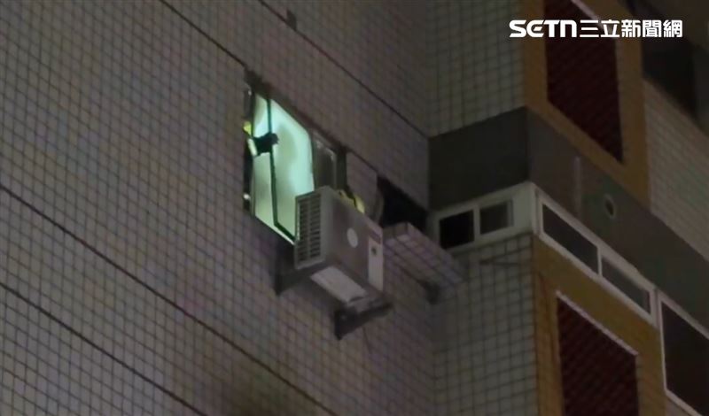 所幸路過民眾發現異狀報案，救了母子倆。（圖／翻攝畫面）