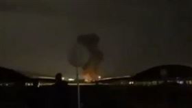 科威特國際機場遭無人機襲擊。（圖／翻攝自X平台）