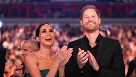 梅根與哈利王子（圖／翻攝自Meghan, Duchess of Sussex臉書）