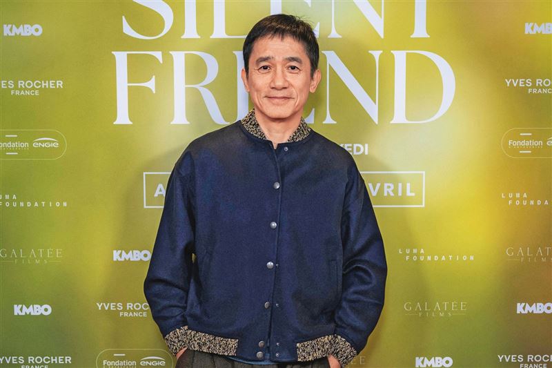 梁朝偉跑遍歐洲宣傳新片，神清氣爽出席巴黎的首映會。（圖／東方IC）