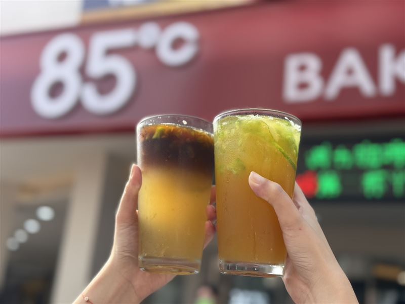 85℃苦瓜爆檸茶、苦瓜爆檸咖啡再度回歸。(圖／85℃提供）