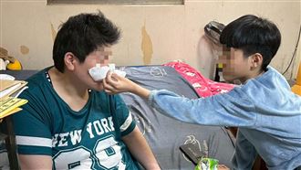 獨家／11歲天才孝子放棄跳級只為守護癌母