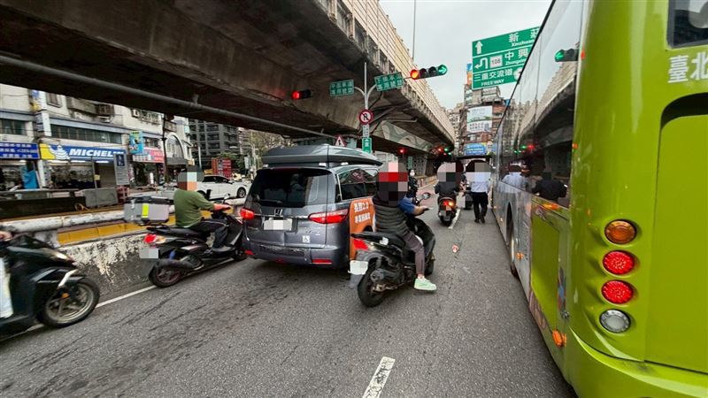 車禍事故現場。（圖／翻攝畫面）