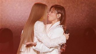 A-Lin台上激吻李佳薇！一句話燃全場愛火