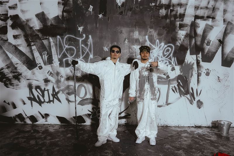 Asiaboy禁藥王與蛋堡（左）合作。（圖／繹琛有限公司 提供）