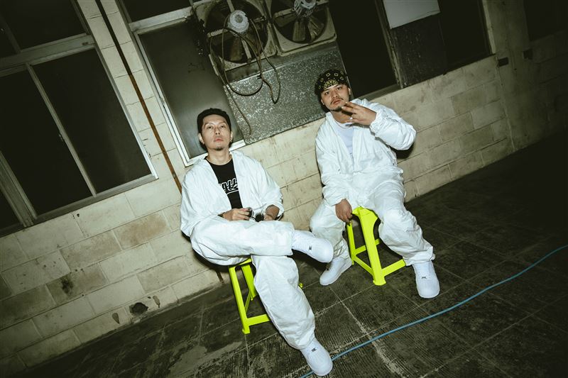 Asiaboy禁藥王與蛋堡（左）合作。（圖／繹琛有限公司 提供）