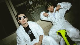 Asiaboy禁藥王與蛋堡（左）合作。（圖／繹琛有限公司 提供）
