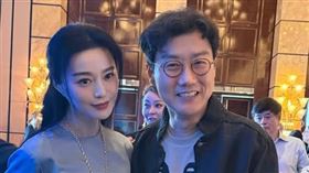 范冰冰（左）同框《魷魚遊戲》導演黃東赫。（圖／翻攝自IG）