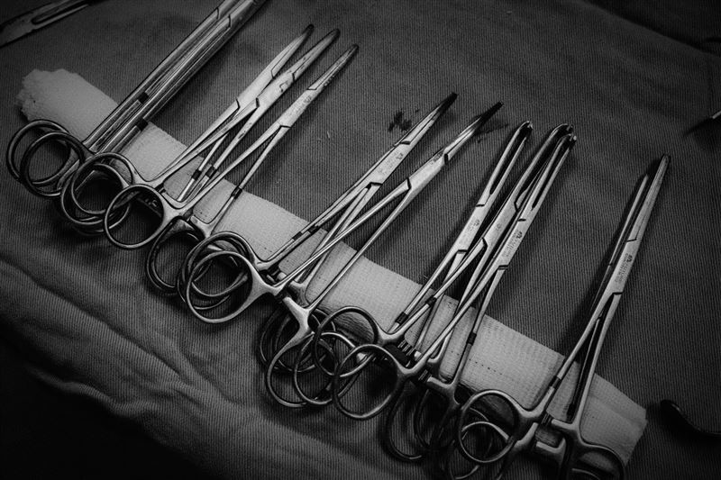 陳女在痔瘡手術後竟離奇身亡。（示意圖／PIXABAY）