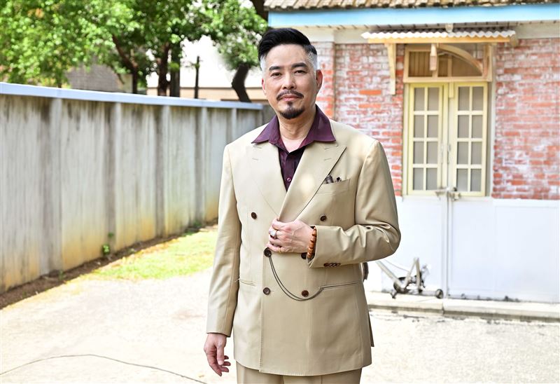 林健寰的新角色舉止優雅並帶有神秘感。（圖／台視提供）