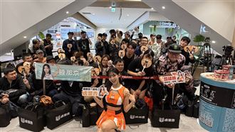 睦那京擔任一日店長　大跳泡麵舞粉絲嗨翻