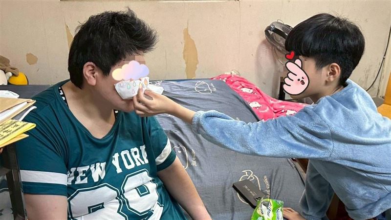 獨家／11歲天才孝子放棄跳級只為守護癌母