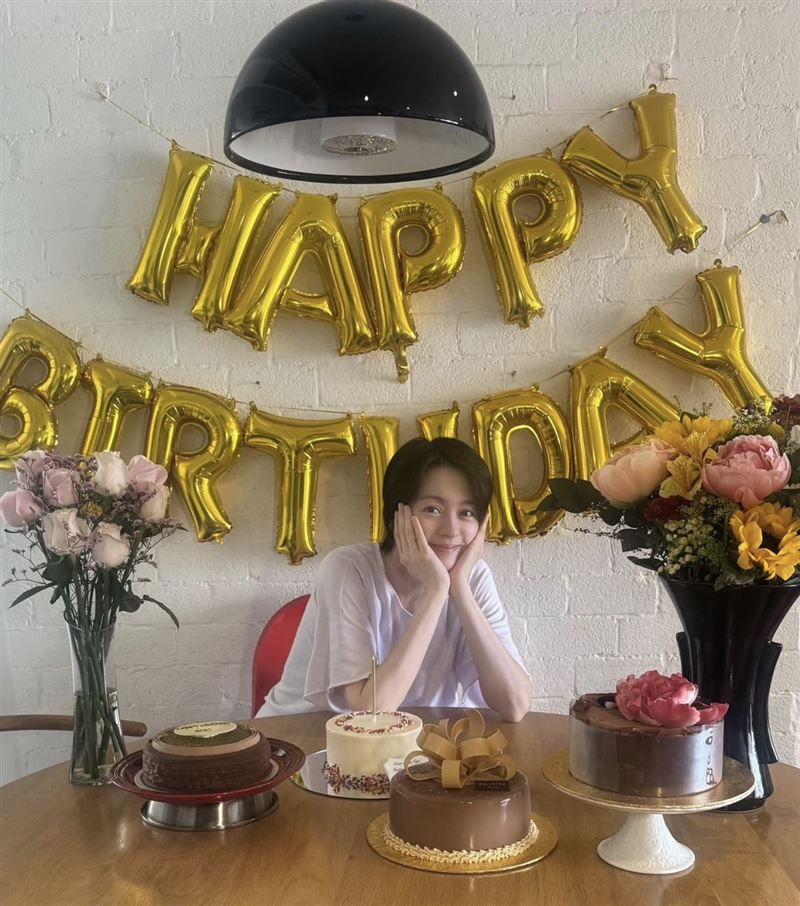 梁詠琪五十歲慶生。（圖／翻攝自臉書）