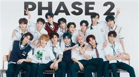 SMTR25被私生飯「闖宿舍強摸」。（翻攝自微博）