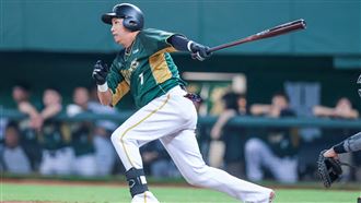 雄鷹8、9局大逆轉　官辦熱身賽並列第一名