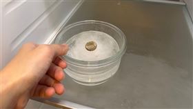 網傳「一元硬幣測試法」，可判斷冰箱是否曾出現溫度異常。（圖／486團購提供） 