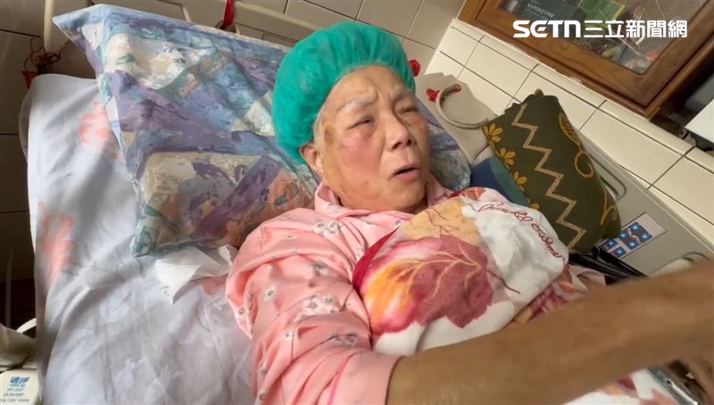 新/柯媽神明廳摔斷腿 病榻前淚崩