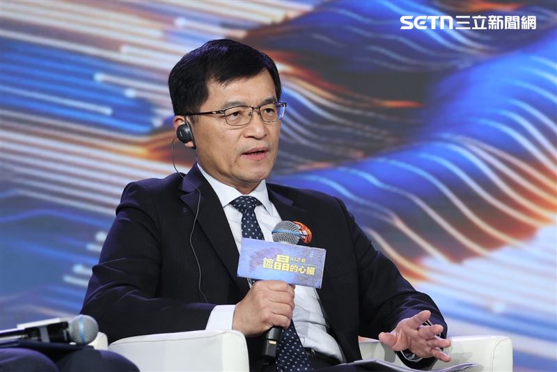 經濟部次長何晉滄指出,政府將以五大策略推動AI發展,強調供電穩定與晶創台灣計畫是關鍵。(圖/記者鄭孟晃攝影)