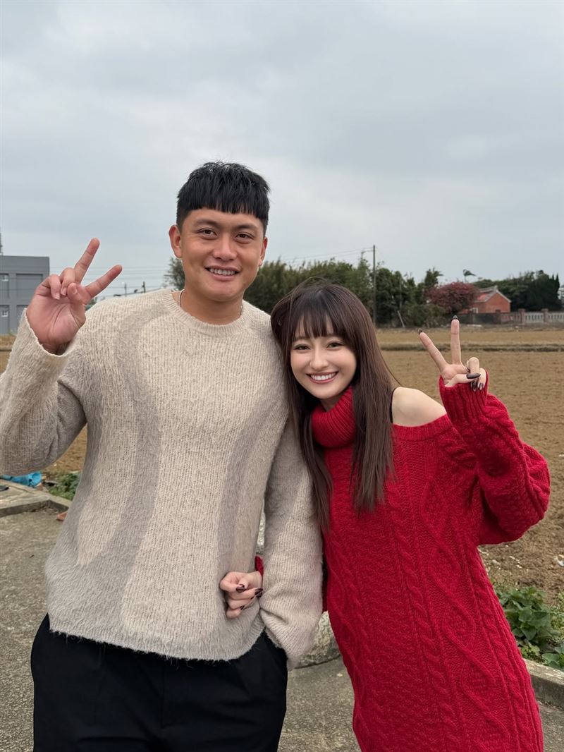 味全龍劉基鴻與網紅葛昀萱上月正式結為夫妻。(圖/翻攝自IG @yingxuange)