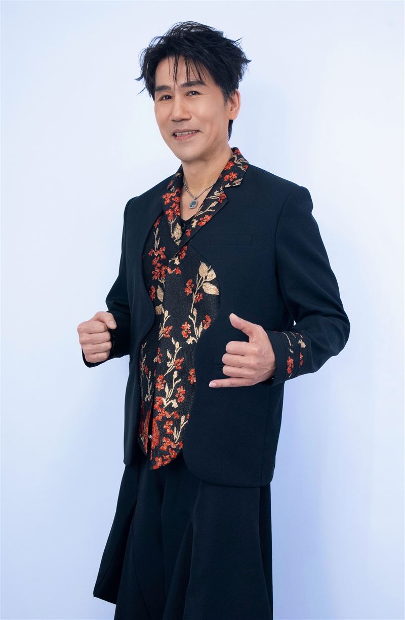 羅時豐和張秀卿是多年好友，也曾是同公司師兄妹。（圖／大牛比較攬 提供）