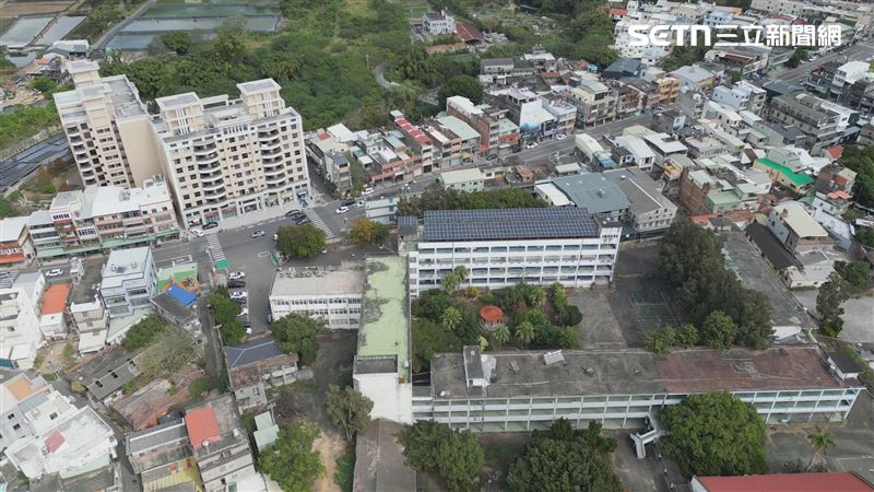 苗栗縣大成高中倒閉正由教育部接手清算，但地主已經悄悄申請變更價值翻漲數倍。（圖／記者王乙徹攝）