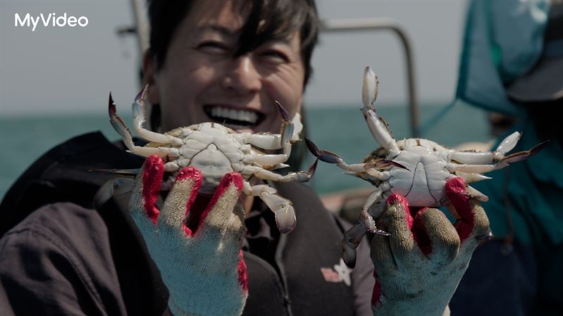 《愛德華李與柳秀榮:海鮮狂熱》柳秀榮近年以「K-Food傳教士」形象活躍於韓綜。(圖/台灣大哥大MyVideo提供)