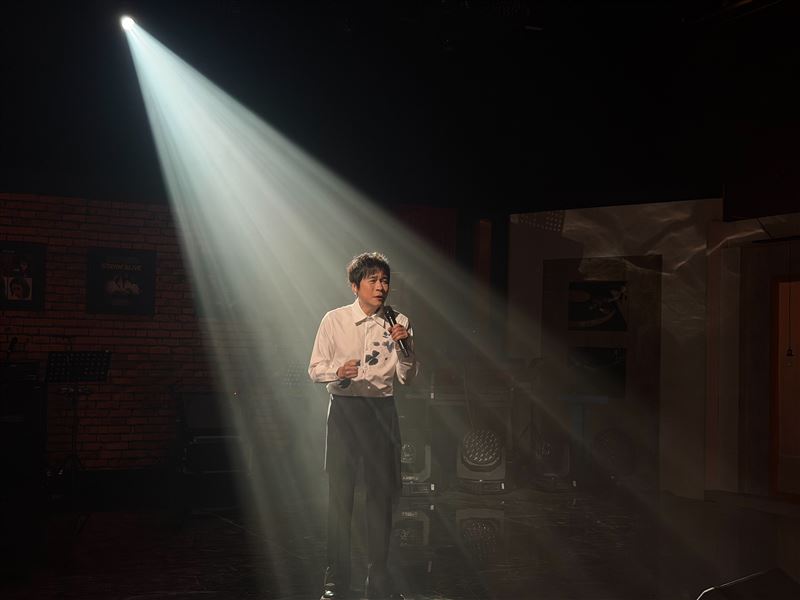 金曲歌王洪榮宏婚變後首度回應，坦言「的確發生一些事情」。(圖／年代提供）