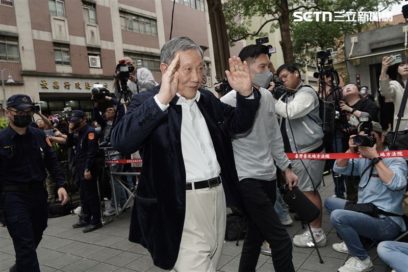 京華城案一審宣判京華城透過中華工程公司以捐款名義行賄官員，判處有期徒刑10年，褫奪公權5年，並併科罰金2000萬元，中工股東堡新投資認為中工應追究其「濫用公司資金謀取私利」刑事責任。（圖／記者趙于瑩攝影）