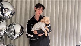 夏和熙愛狗成痴。（圖／三得利提供）